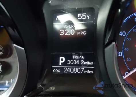 2016 Toyota Corolla S Plus z USA, uszkodzony, nr VIN 2T1BURHE4GC741298